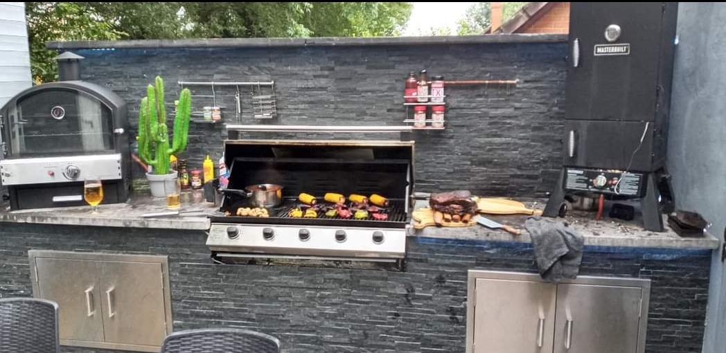 Outdoor kitchen in Gloucestershire UK